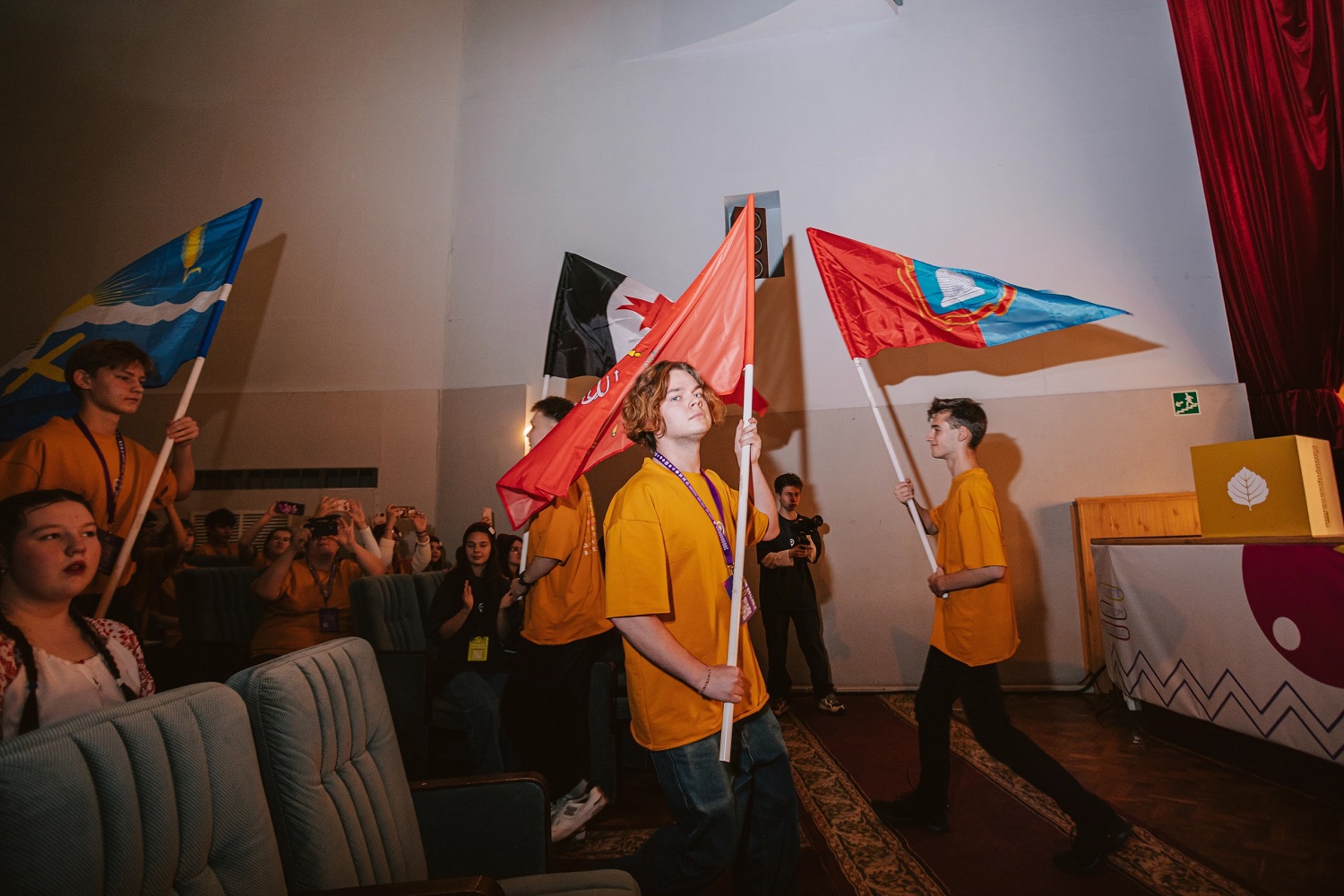 Участие команды ИСПО во Всероссийском форуме «Разные. Смелые. Молодые» в Москве decada2