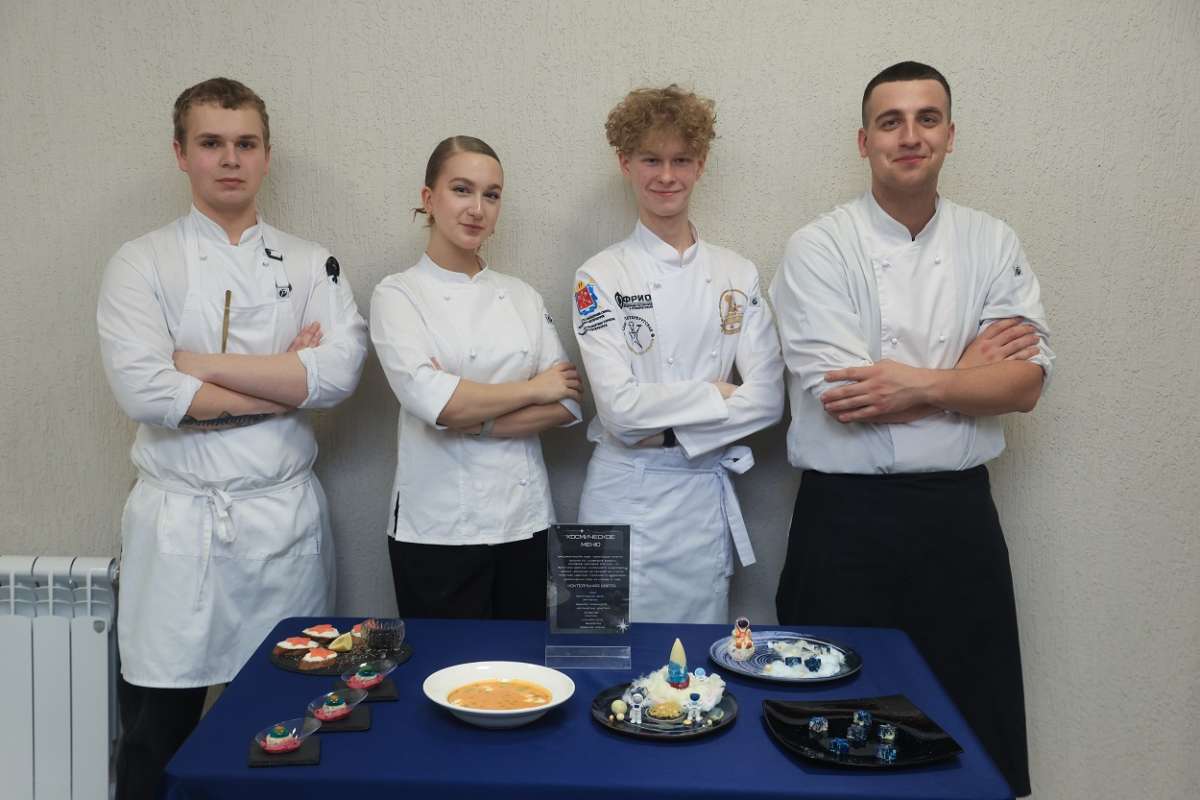 Космос на тарелке: студенты ИСПО создали авторский сет с элементами молекулярной кухни