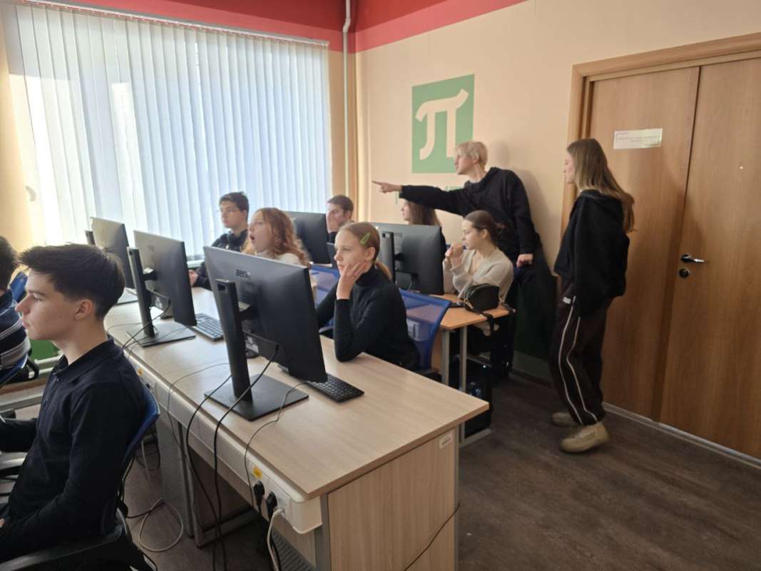 Мастер-класс для школьников в рамках чемпионата Профессионалы decada2